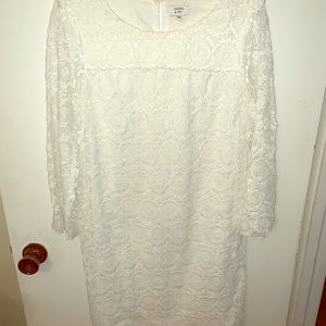 Lace detailed Crown & Ivy dress- completely lined!